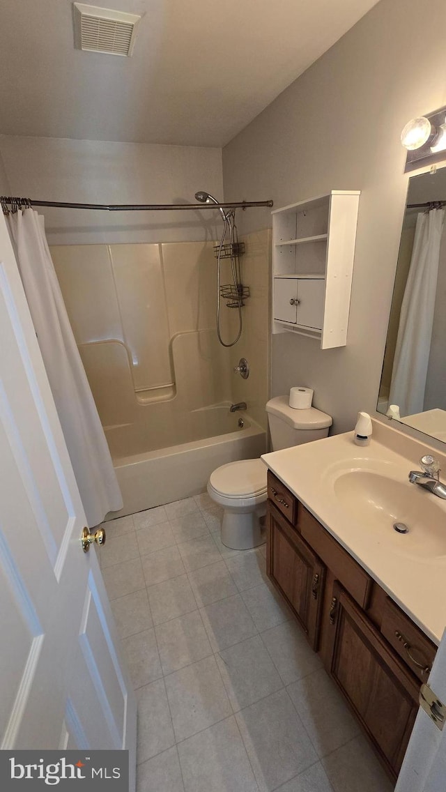 1055 View St, Hagerstown, MD 21742 - bathroom with vanity, shower / tub combo, and tile patterned flooring