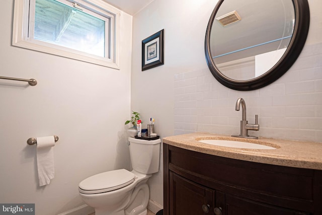 1262 Everett Ave, Woodbridge, VA 22191 - half bathroom with backsplash and vanity