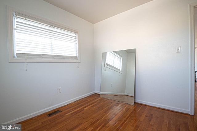 1262 Everett Ave, Woodbridge, VA 22191 - empty room featuring wood finished floors and baseboards
