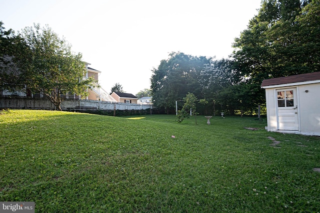 1262 Everett Ave, Woodbridge, VA 22191 - view of yard with a storage shed