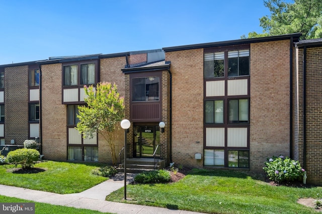 9733 Kings Crown Ct Unit 202, Fairfax, VA 22031 - view of building exterior