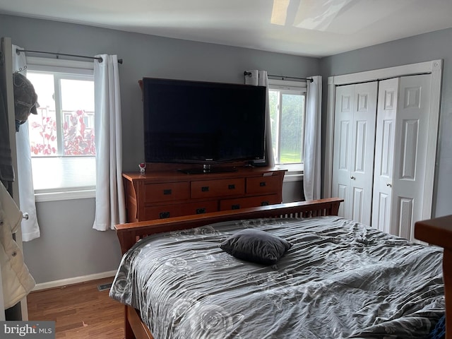 1020 Queens Ct, Herndon, VA 20170 - bedroom featuring wood finished floors and a closet