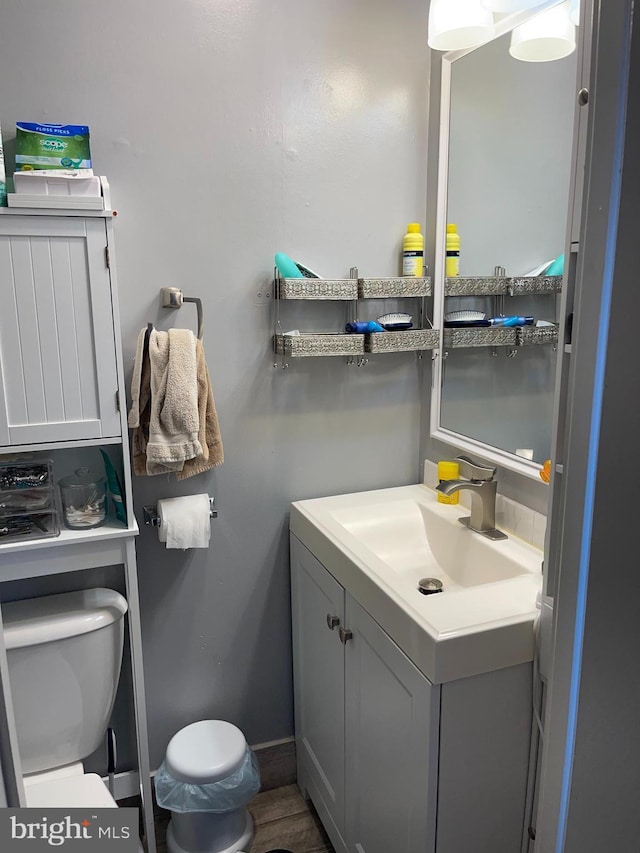1020 Queens Ct, Herndon, VA 20170 - half bath with toilet and vanity