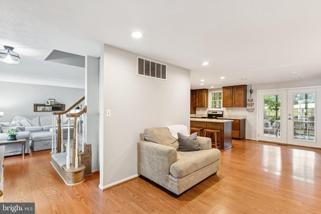 530 Bay Green Dr, Arnold, MD 21012 - living area featuring light wood-type flooring and recessed lighting