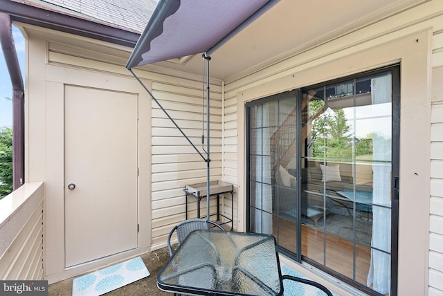 6900 Mary Caroline Cir Unit L, Alexandria, VA 22310 - view of balcony