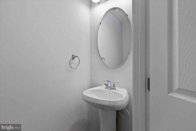 12749 Stone Lined Cir, Woodbridge, VA 22192 - view of bathroom