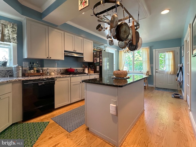 5512 Sefton Ave, Baltimore, MD 21214 - kitchen featuring dishwasher, light wood-style flooring, under cabinet range hood, crown molding, and recessed lighting