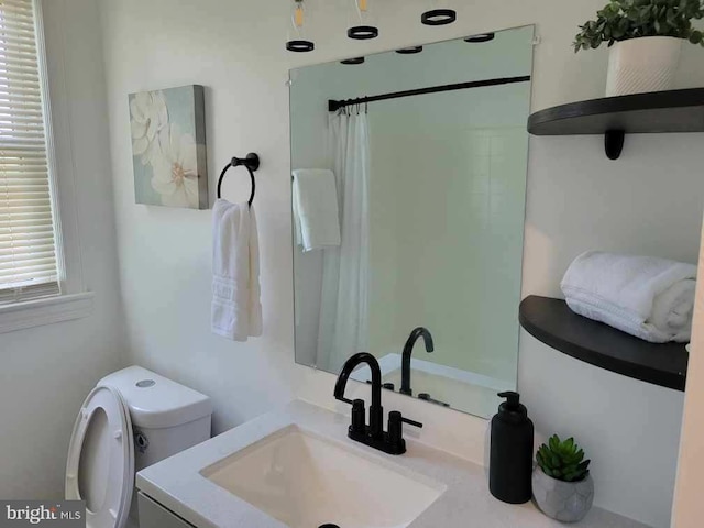 4621 A St SE, Washington, DC 20019 - full bathroom featuring vanity and a shower with curtain