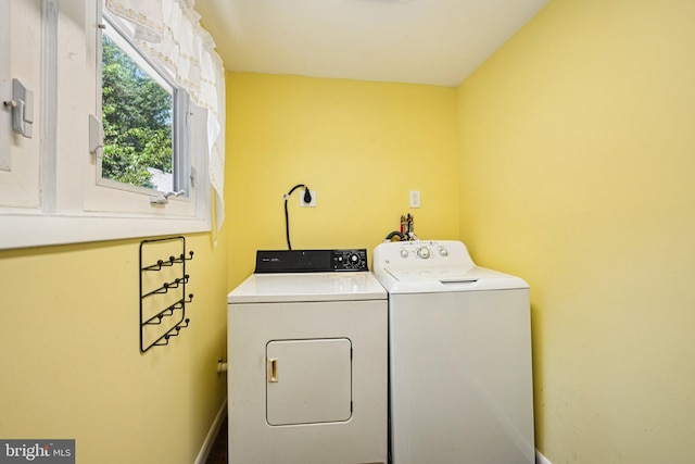 28 Oriole Ave, Media, PA 19063 - laundry room with washer and dryer and baseboards