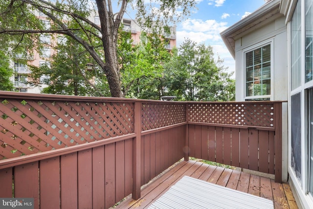 6038 Lincolnia Rd, Alexandria, VA 22312 - view of wooden terrace