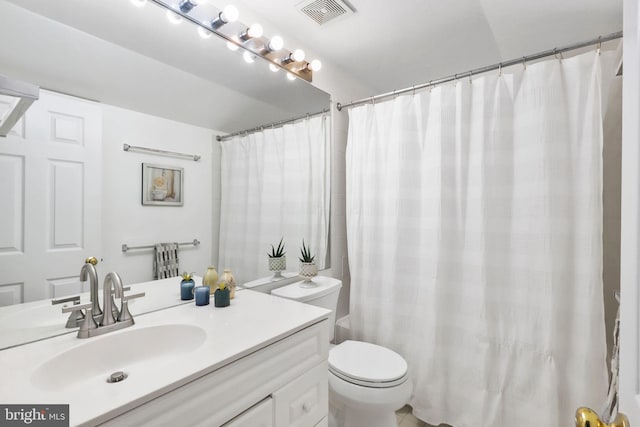 6038 Lincolnia Rd, Alexandria, VA 22312 - full bathroom with vanity and curtained shower