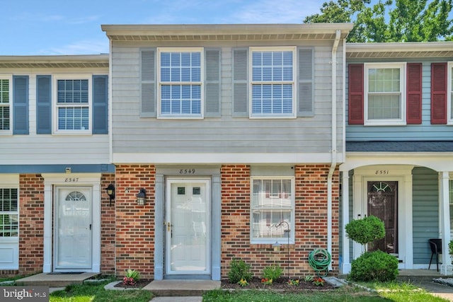 8549 Blue Rock Ln, Lorton, VA 22079 - multi unit property featuring brick siding
