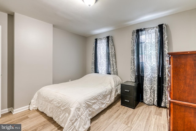 303 Lincoln Ave, Bristol, PA 19007 - bedroom with light wood finished floors and baseboards