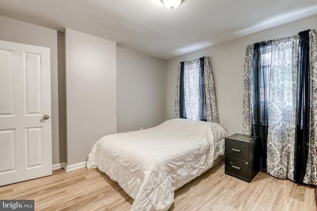303 Lincoln Ave, Bristol, PA 19007 - bedroom featuring light wood-style flooring and baseboards