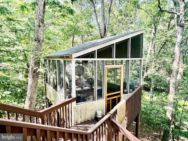 405 Northwood Cir, Cross Junction, VA 22625 - deck with a sunroom