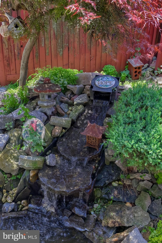48 Ranck Ave, Lancaster, PA 17602 - exterior view of a small pond