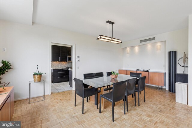 191 Presidential Blvd Unit R-605, Bala Cynwyd, PA 19004 - dining area featuring baseboards