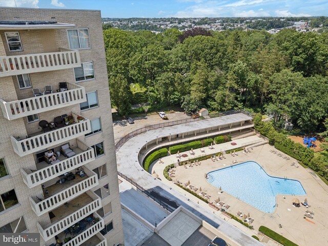 191 Presidential Blvd Unit R-605, Bala Cynwyd, PA 19004 - aerial view of a pool area