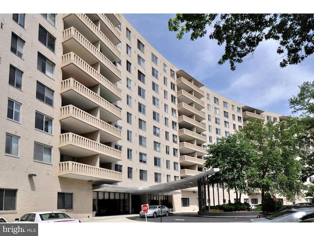191 Presidential Blvd Unit R-605, Bala Cynwyd, PA 19004 - view of apartment building / complex