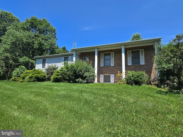 526 Fairground Rd, Newport, PA 17074 - view of front of property featuring a front lawn and brick siding