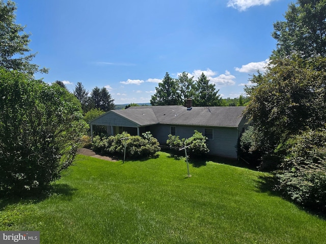 526 Fairground Rd, Newport, PA 17074 - view of front of property with a front yard