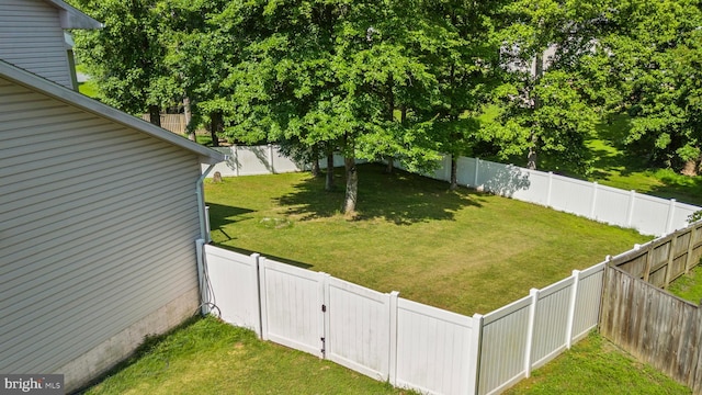 8910 Edison Ln, Clinton, MD 20735 - view of fenced backyard