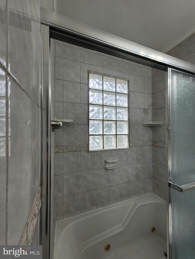 244 6th St, Colonial Beach, VA 22443 - full bath with a combined bath / shower with jetted tub