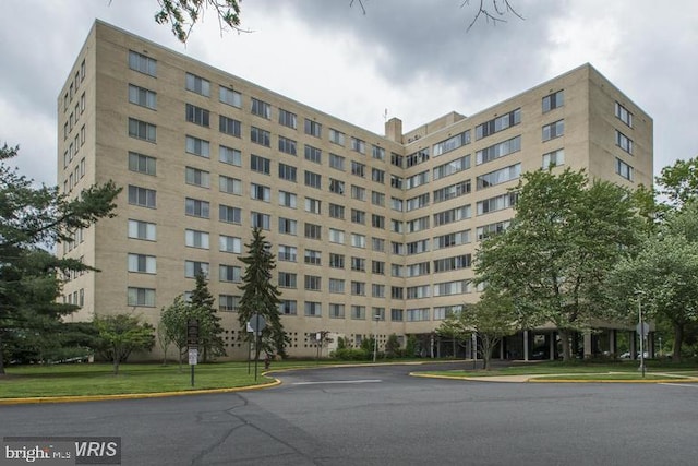6621 Wakefield Dr Unit 720, Alexandria, VA 22307 - view of apartment building / complex