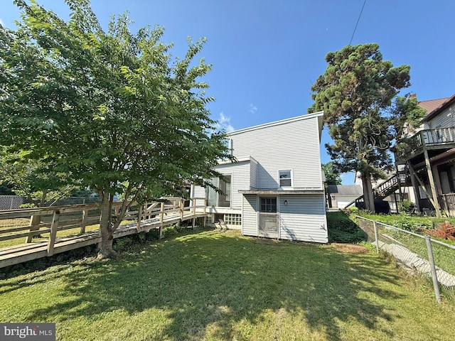 507 Market St, New Cumberland, PA 17070 - fenced backyard featuring a deck