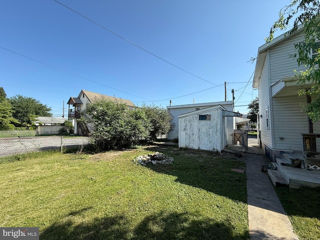 507 Market St, New Cumberland, PA 17070 - view of yard featuring a storage unit