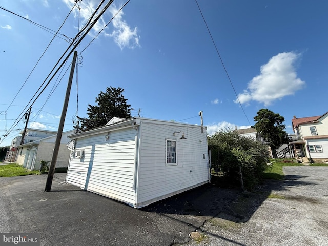 507 Market St, New Cumberland, PA 17070 - view of garage