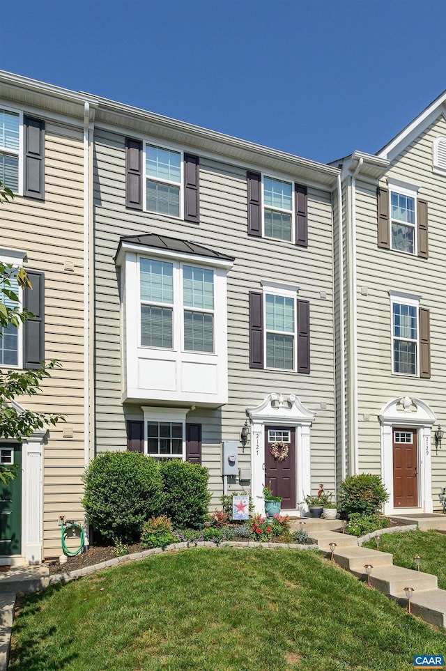 2127 Elm Tree Knl, Charlottesville, VA 22911 - view of property featuring a front yard