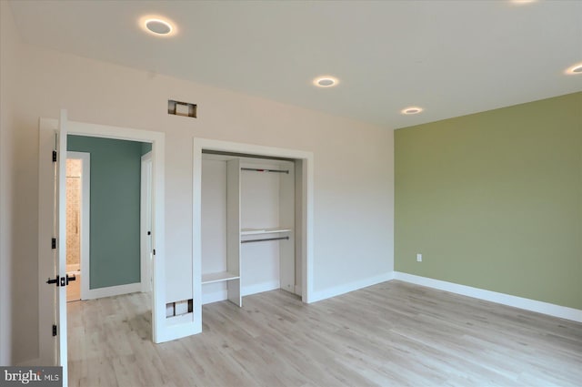 51FRANKLINDR Franklin Dr, Mechanicsburg, PA 17055 - unfurnished bedroom with light wood-style flooring, a closet, and recessed lighting