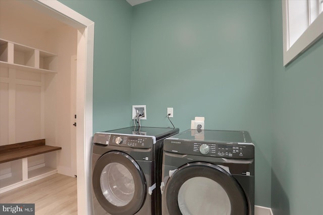 51FRANKLINDR Franklin Dr, Mechanicsburg, PA 17055 - washroom featuring washer and dryer and wood finished floors