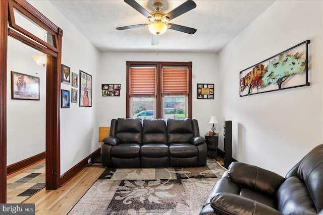 432 Mcdowell Ave, Hagerstown, MD 21740 - living area featuring light wood finished floors and a ceiling fan