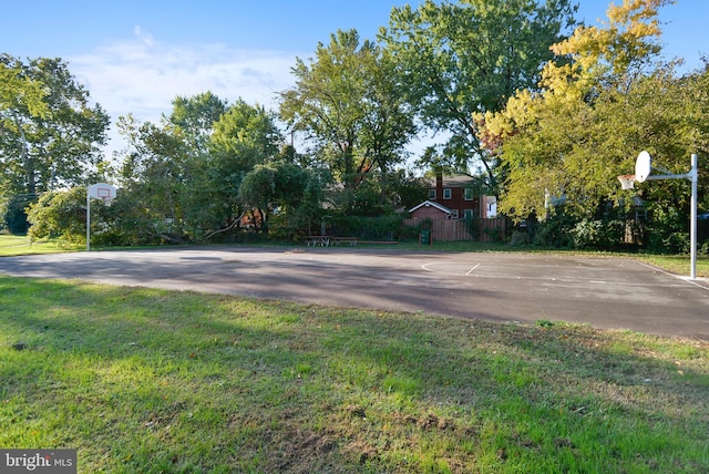 2059 Huntington Ave Unit 1406, Alexandria, VA 22303 - view of basketball court with community basketball court and a lawn