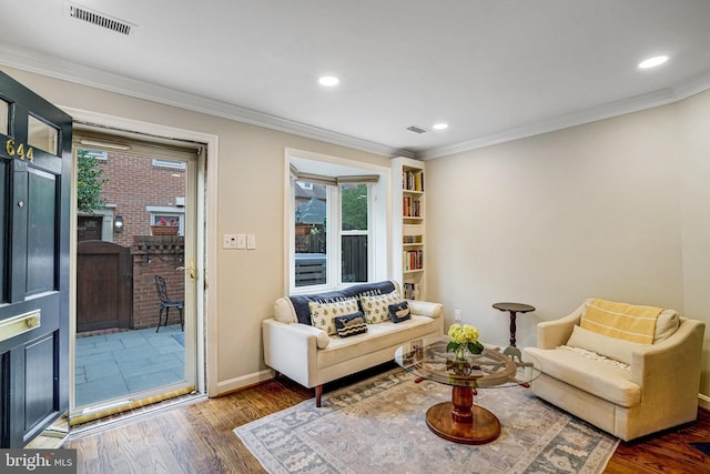 644 S Columbus St, Alexandria, VA 22314 - living room featuring wood finished floors, recessed lighting, and crown molding