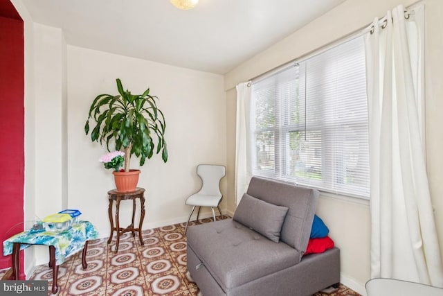3170 Merriel Ave, Camden, NJ 08105 - sitting room with baseboards