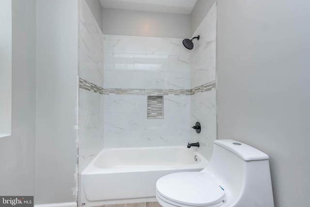 1715 E Oliver St, Baltimore, MD 21213 - bathroom with toilet and washtub / shower combination