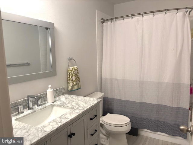 420 Fairview Way, New Hope, PA 18938 - full bath featuring vanity and a shower with shower curtain