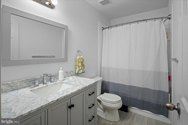 420 Fairview Way, New Hope, PA 18938 - bathroom featuring vanity and shower / bath combination with curtain