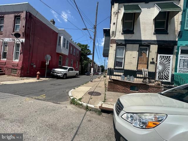 2521 N 12th St, Philadelphia, PA 19133 - view of side of home