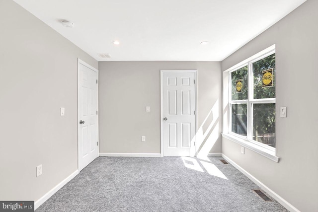 3 Villanova Ct, Sicklerville, NJ 08081 - carpeted empty room featuring a smoke detector and recessed lighting