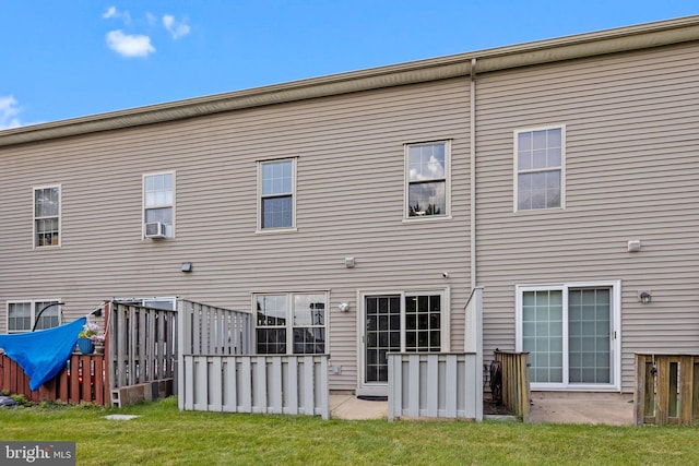723 Dell Ct, Southampton, PA 18966 - back of house featuring cooling unit and a yard