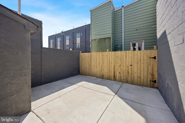 2504 E Cumberland St, Philadelphia, PA 19125 - view of patio