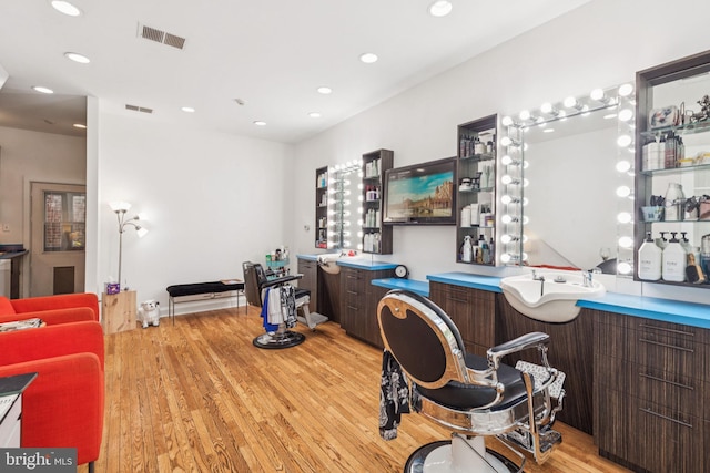 932 Locust St, Philadelphia, PA 19107 - indoor dry bar with light wood finished floors and recessed lighting