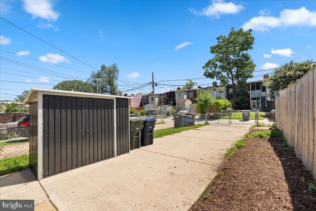 307 19th St NE, Washington, DC 20002 - gate featuring a residential view