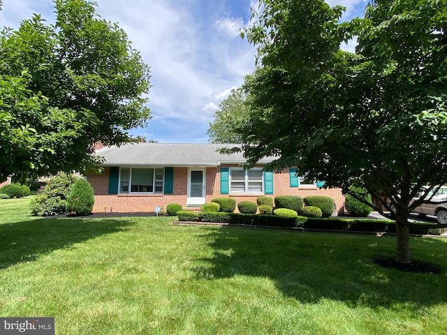 13343 Keener Rd, Hagerstown, MD 21742 - single story home featuring brick siding and a front lawn