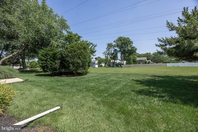 325 Tenby Chase Dr, Delran, NJ 08075 - view of grassy yard