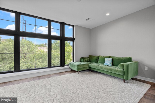 4523 Riverside Way, Philadelphia, PA 19127 - living area featuring dark wood finished floors and recessed lighting